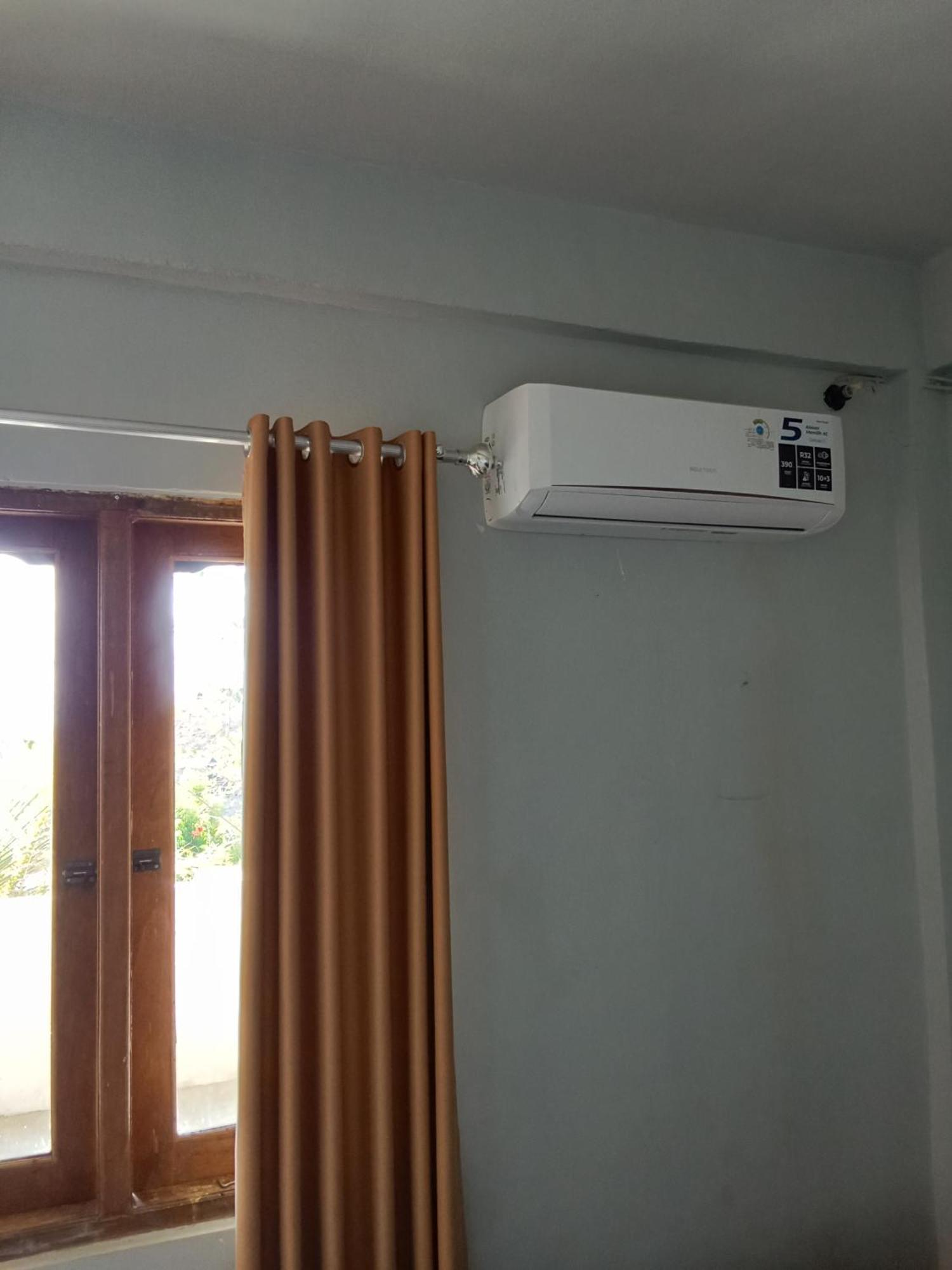 Feby'S Homestay Ekas Стая снимка
