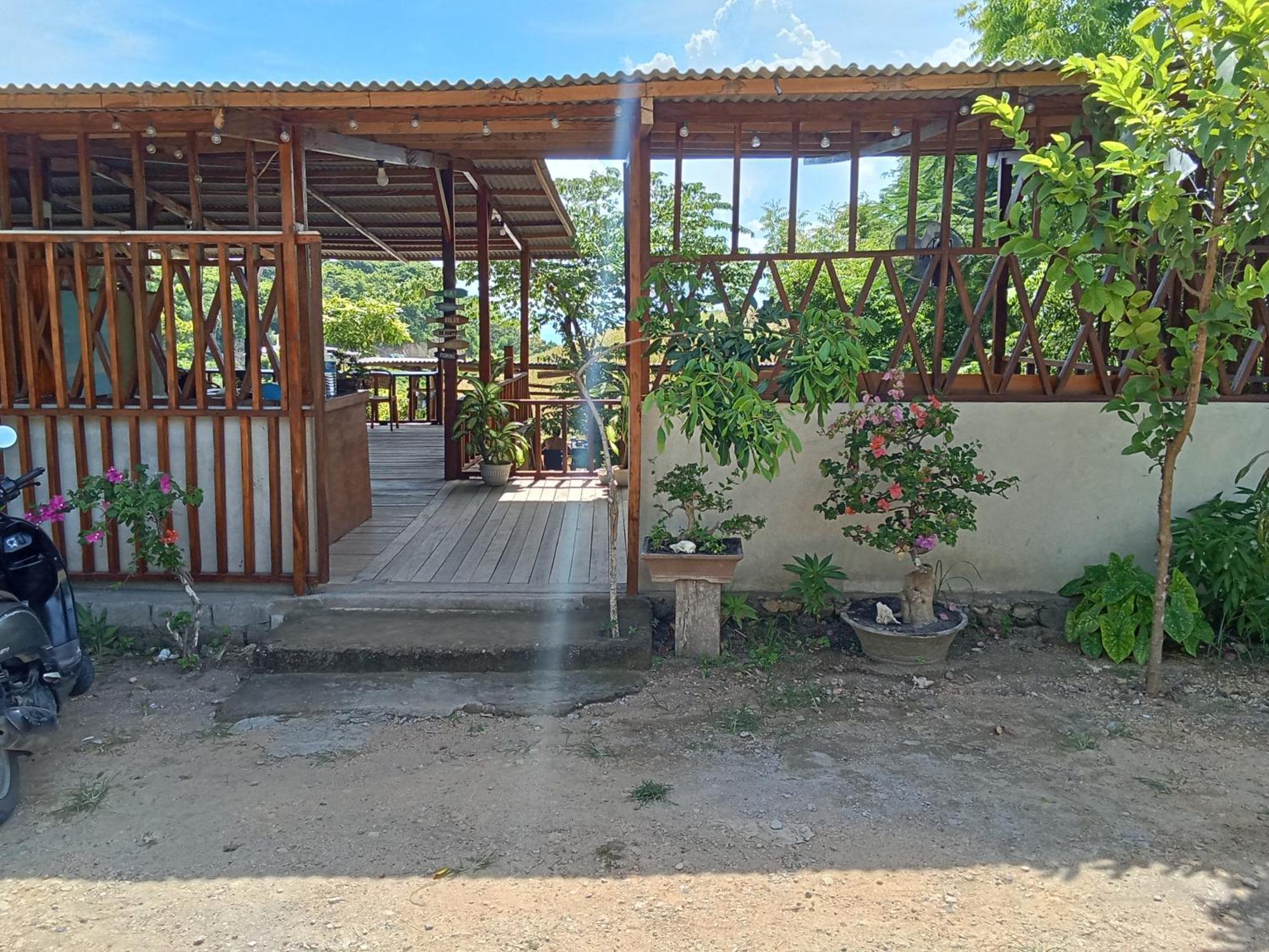 Feby'S Homestay Ekas Стая снимка