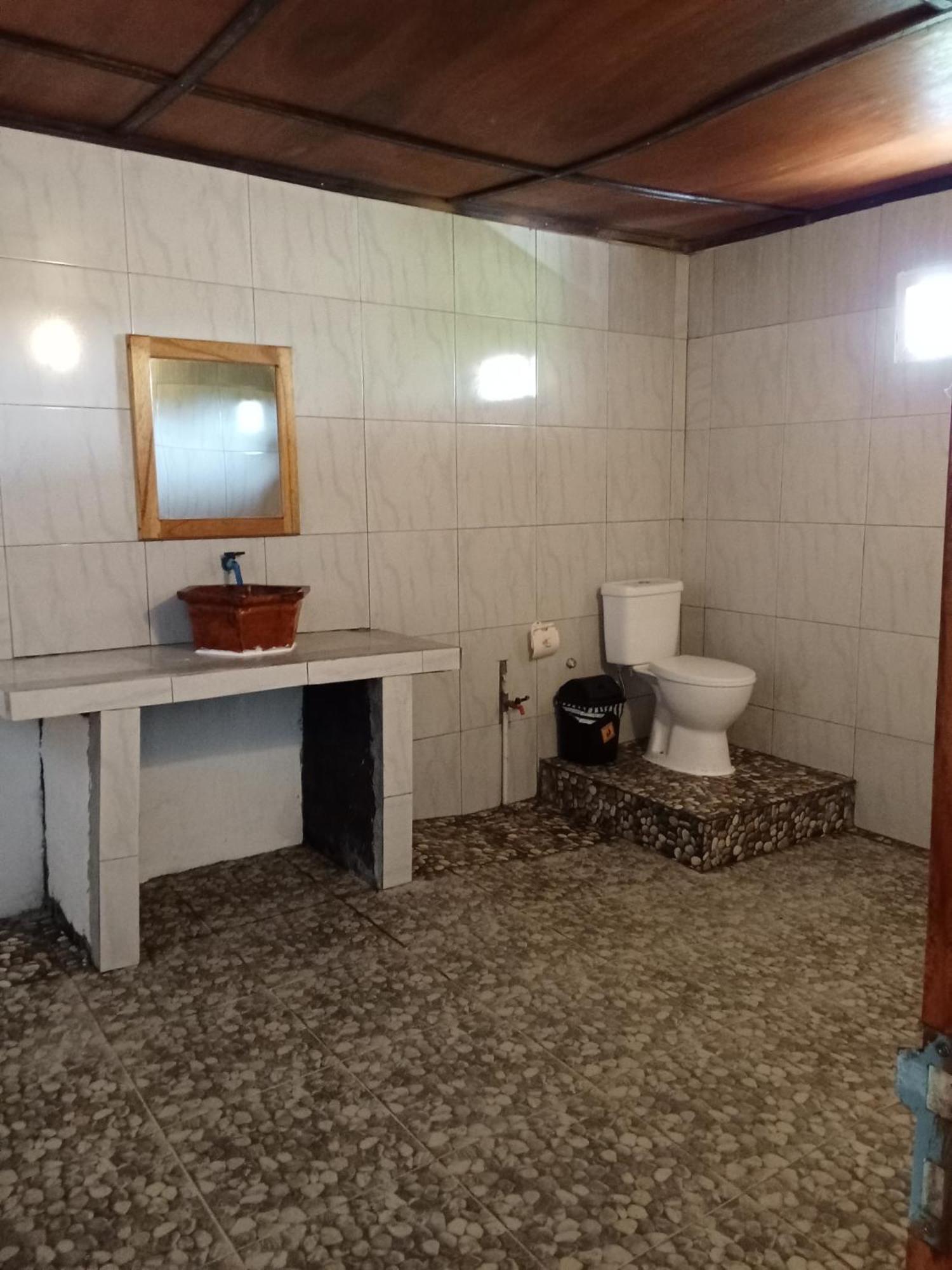Feby'S Homestay Ekas Стая снимка